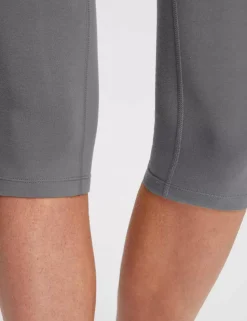 Baleaf Evergreen Cotton Pocketed Capris^Women Capris