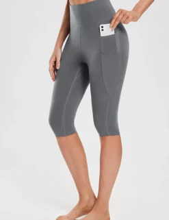 Baleaf Evergreen Knee-Length Pocketed Capris^Women Capris