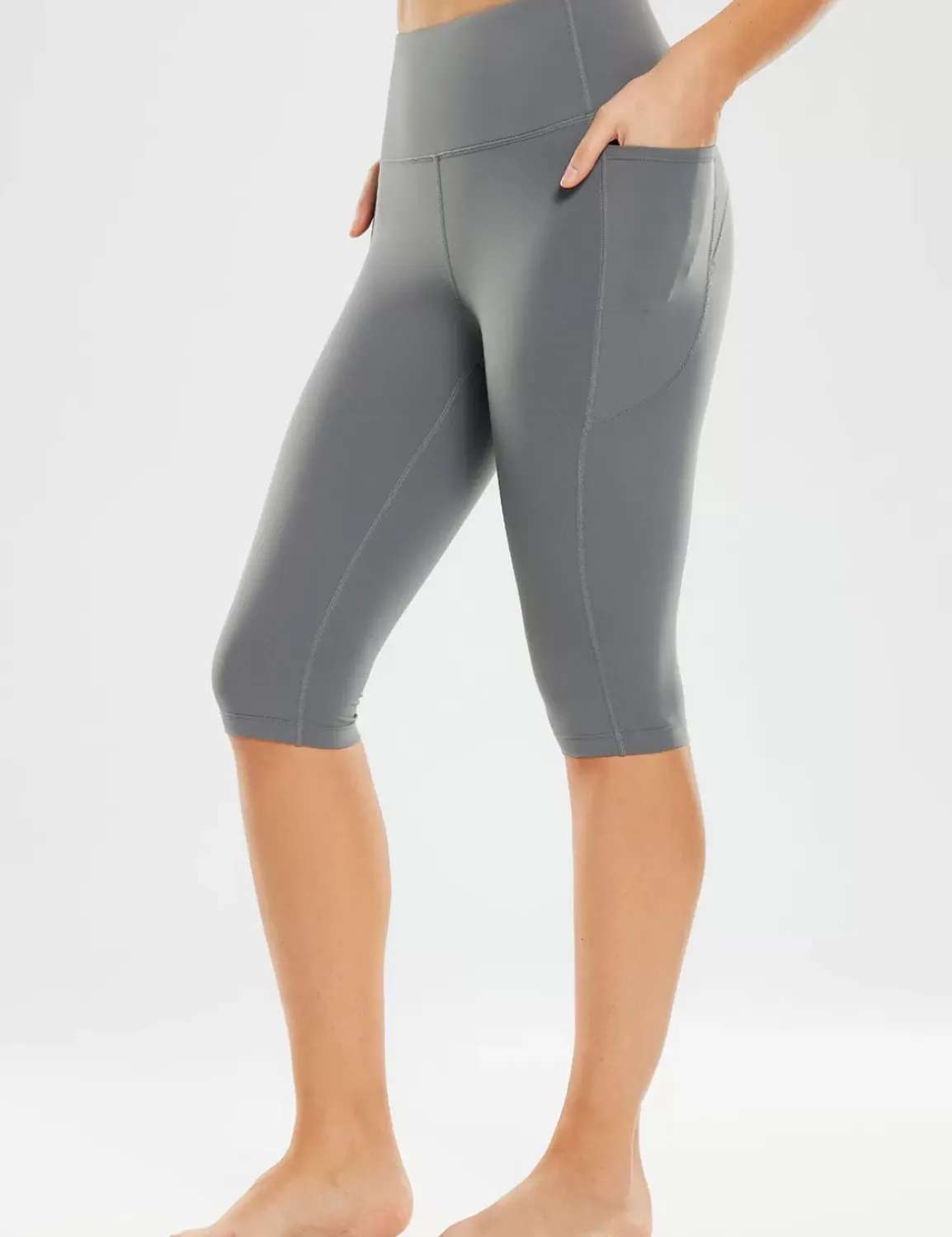 Baleaf Sweatleaf Knee-Length Pocketed Capris^Women Capris
